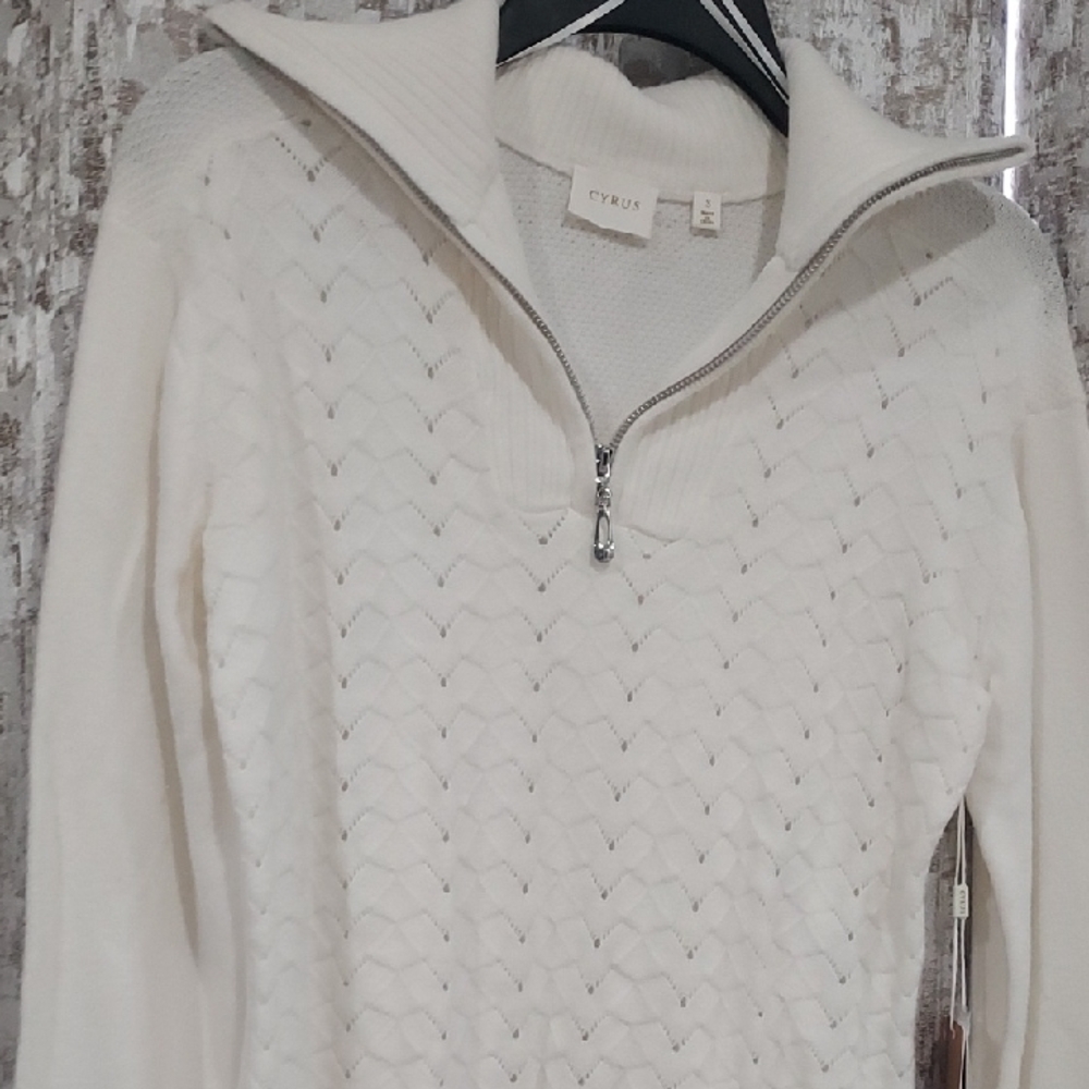 Cyrus Women's White Turtleneck Sweater